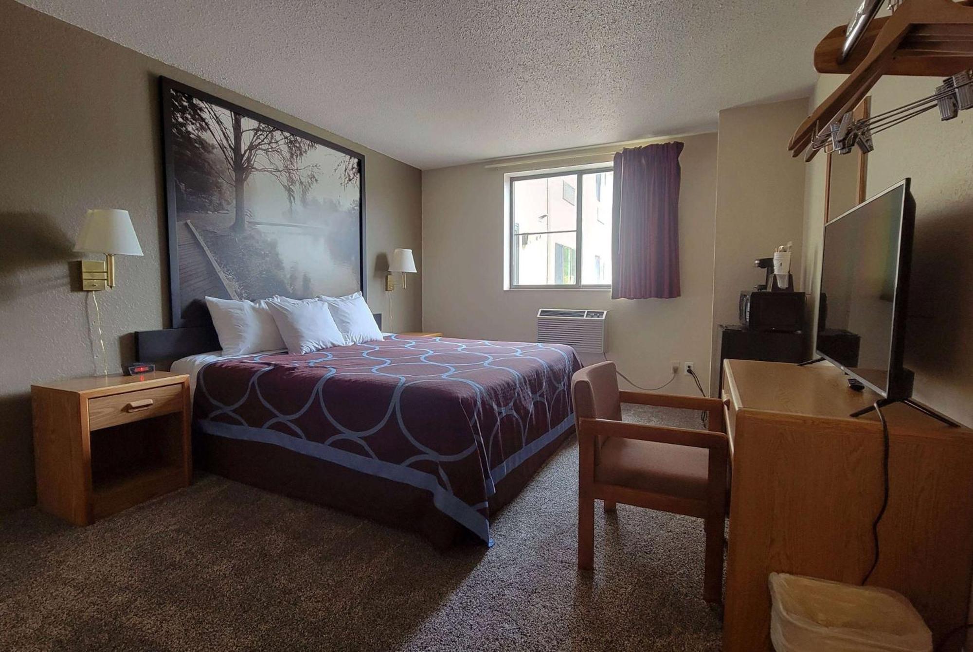 Super 8 By Wyndham Park Rapids Hotel Exterior photo